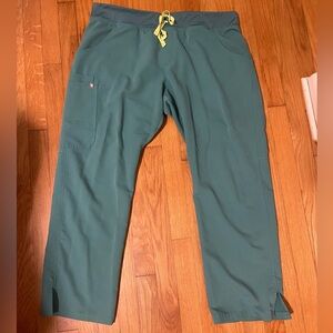 Figs Kade Cargo scrub pants